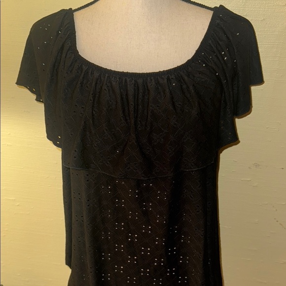 Black Eyelet Lace Convertible Strapless Cold Shoulder Relaxed Blouse - Picture 4 of 6